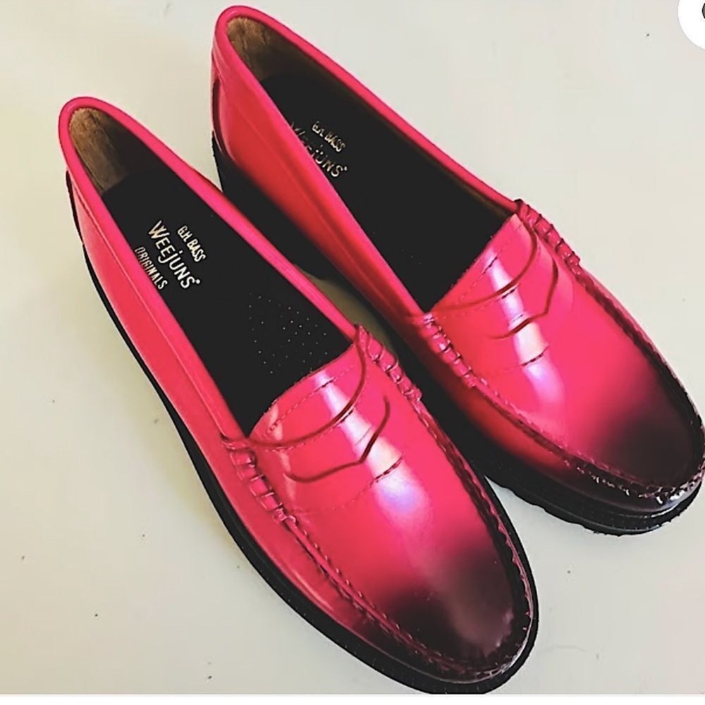 Weejuns Women's Pink leather Penny Loafers 7.5